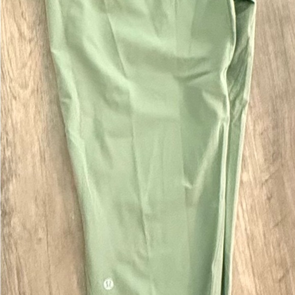Lululemon Adapted State Jogger - NWT Size 10 - Picture 1 of 4